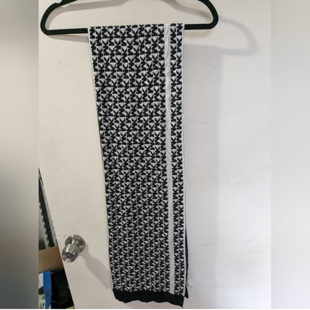 Michael Kors Scarf (used)